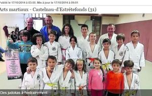 Les judokas de Castelnau à l'entraînement avec Laurent, Didier et Thierry